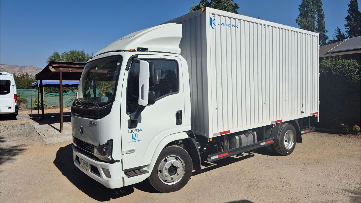 Camión de retiro de enseres en Las Condes, Santiago - RetiroYA